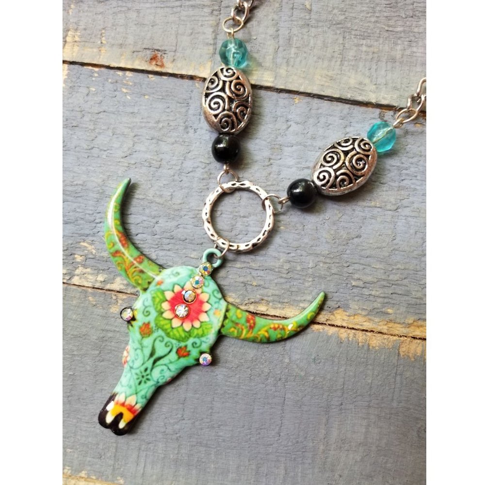 Artisan Hand Crafted Necklace. Southwestern Steer-Skull Turquoise Fuchsia Silver - Picture 2 of 6